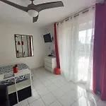 Appartement Costieres Climatise Parking Gratuit Lave Linge Loggia