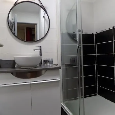 Costieres Climatise Parking Gratuit Lave Linge Loggia