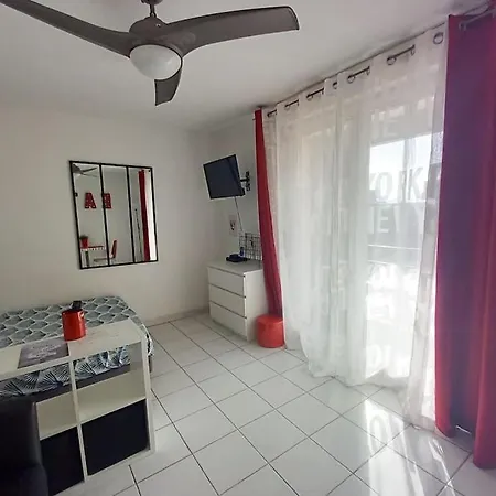 Lägenhet Costieres Climatise Parking Gratuit Lave Linge Loggia