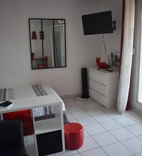 Costieres Climatise Parking Gratuit Lave Linge Loggia * نيم