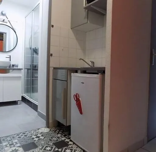 Costieres Climatise Parking Gratuit Lave Linge Loggia * نيم